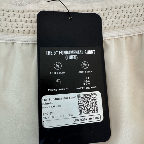 NWT Fabletics The 5” Fundamental Short (Lined) XXL - Picture 4 of 9